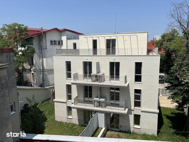Apartament cu 4 camere în Armeneasca
