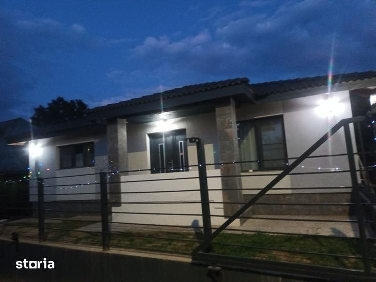 Casă cu 3 camere cu Teren 130 Mp în Central