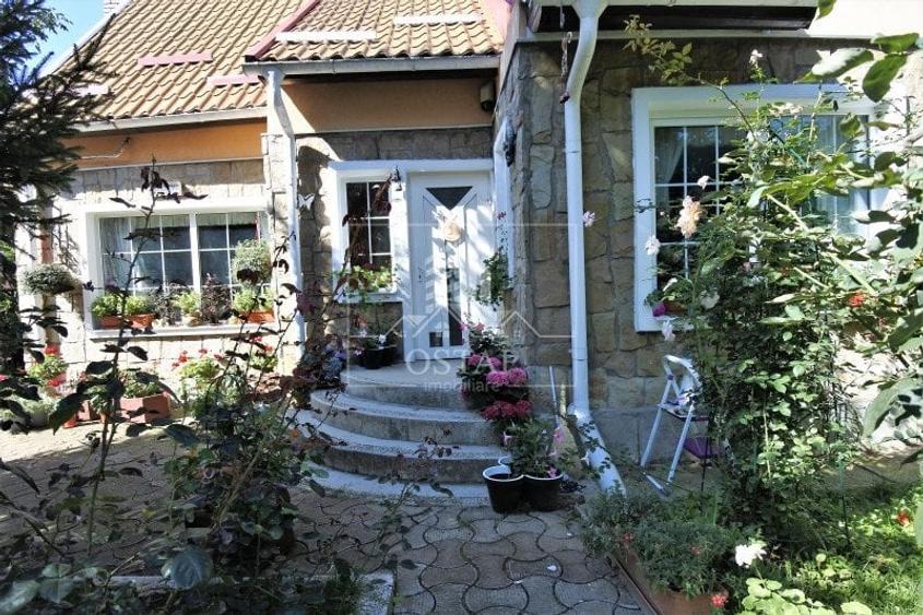 Casă individuală cu 6 camere cu Piscina în Gherăiești