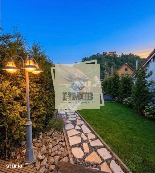 Casă cu 6 camere cu Teren 600 Mp în Central