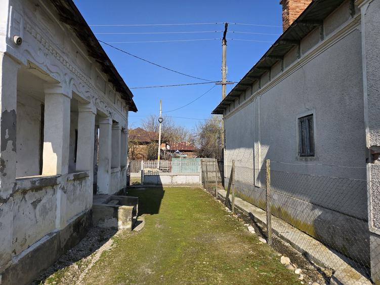Casă cu 3 camere în Moara Mocanului