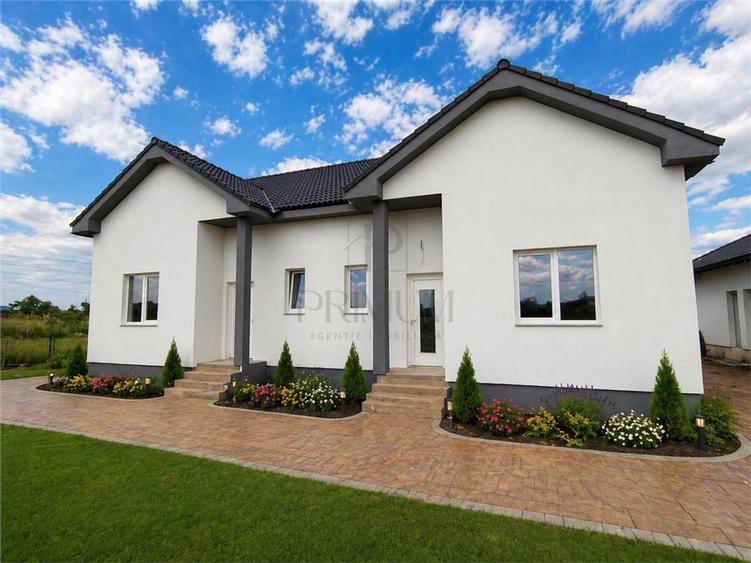 Duplex cu 3 camere cu Canalizare în Moșnița Nouă