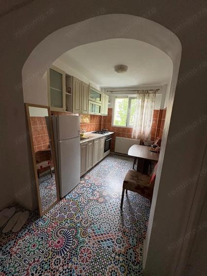 Apartament cu 2 camere semidecomandat în Basarabia