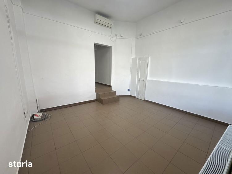 Spațiu comercial, de 80 mp, în Vitan