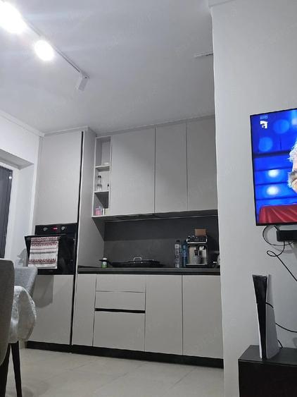 Apartament cu 3 camere decomandat în Dămăroaia