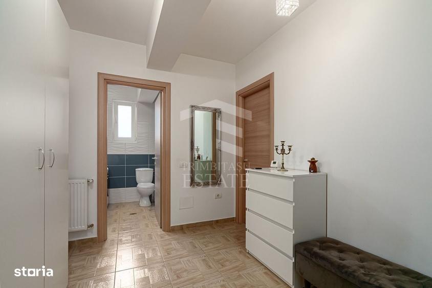 Apartament cu 3 camere decomandat în Titan