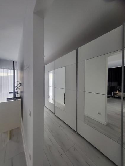 Casă individuală cu 4 camere cu Piscina în Iris