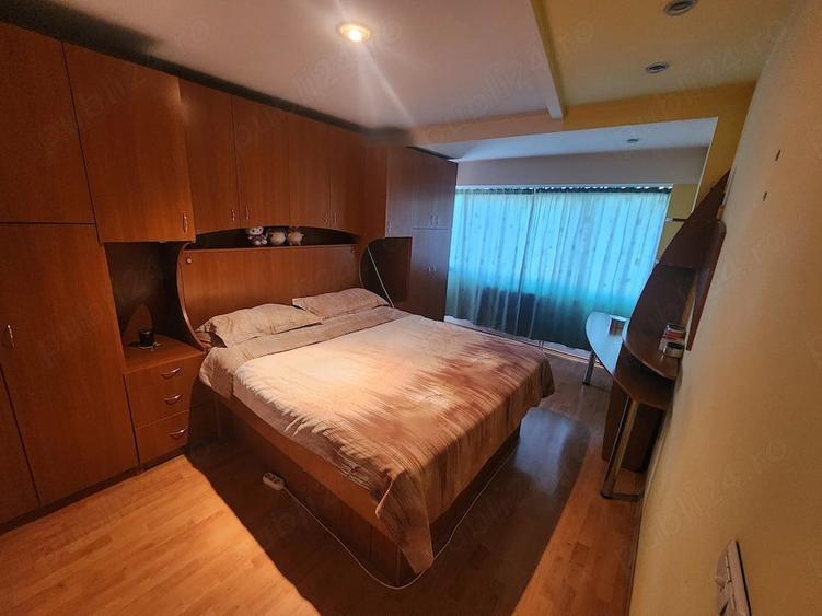 Ap 4 cam, etaj 1, mobilat si utilat, ultracentral Piata mare. - 3
