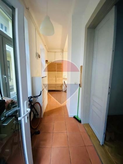 Apartament cu 2 camere semidecomandat în Central