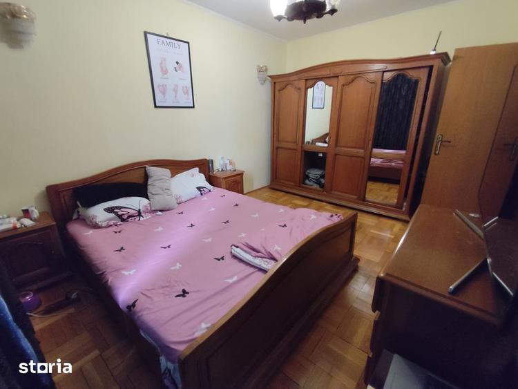 Casă cu 6 camere cu Canalizare în Chitila