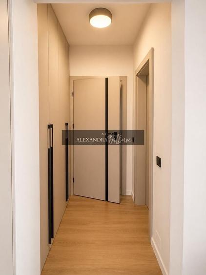Apartament cu 3 camere semidecomandat în Florești
