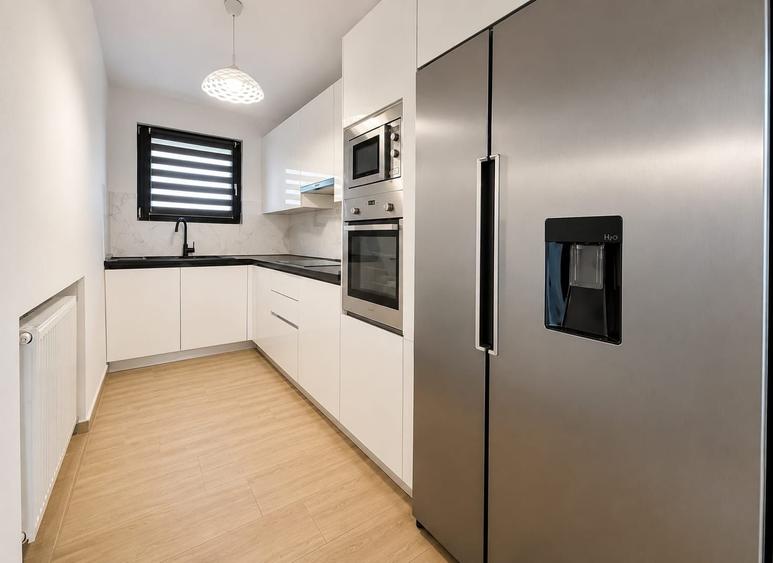 Apartament cu 3 camere semidecomandat în Central