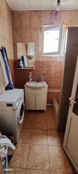 Casă cu 5 camere cu Teren 2000 Mp în Central