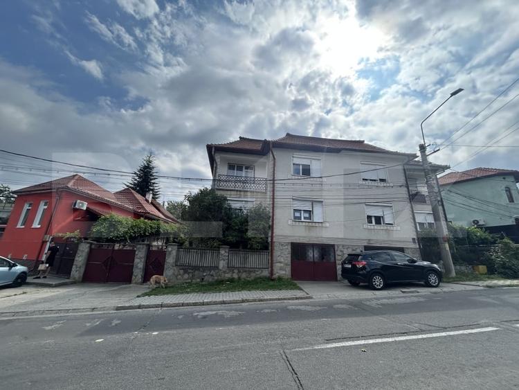 Casă individuală cu 4 camere cu Garaj în Sud-Est