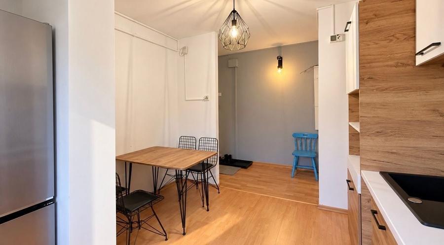 Apartament cu 2 camere semidecomandat în Aradului