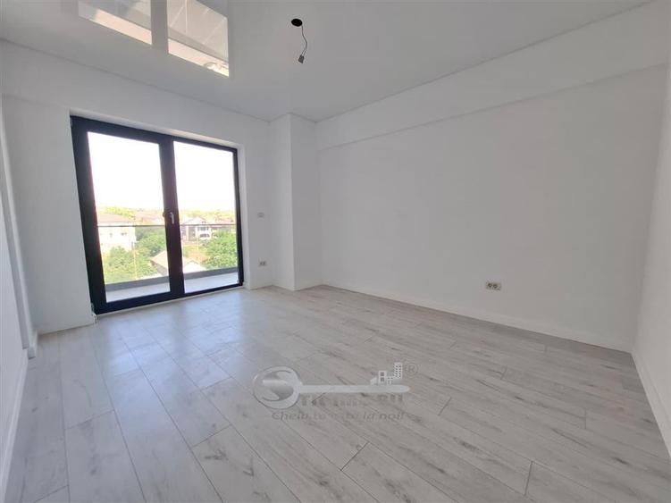 Apartament cu 3 camere semidecomandat în Cug