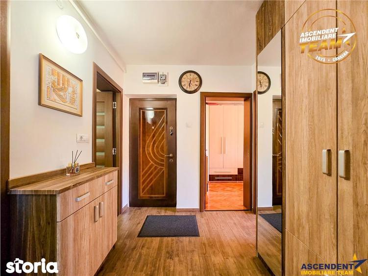 Apartament cu 3 camere, mobilat în Simeria