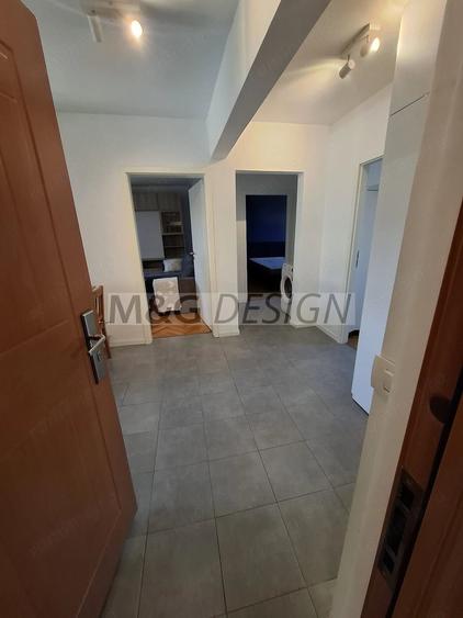 Apartament cu 3 camere decomandat în Dâmbovița