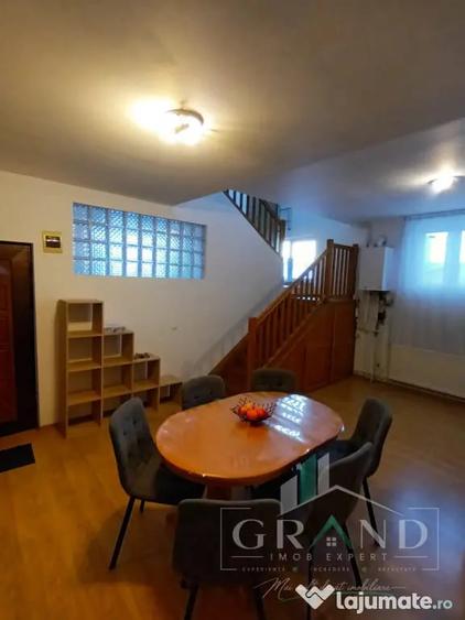 Apartament cu 3 camere semidecomandat în Central