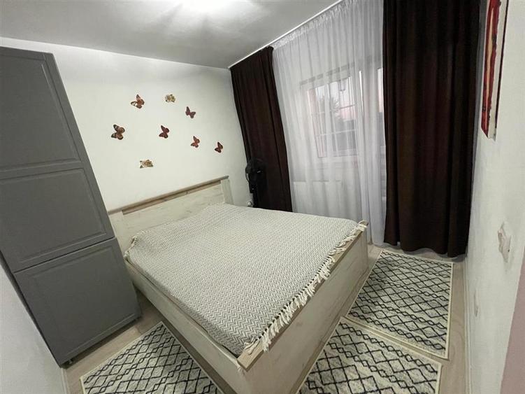 Apartament cu 3 camere decomandat, mobilat în Cug