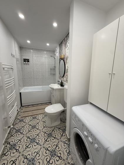 Apartament cu 3 camere semidecomandat, mobilat în Țiglina 1