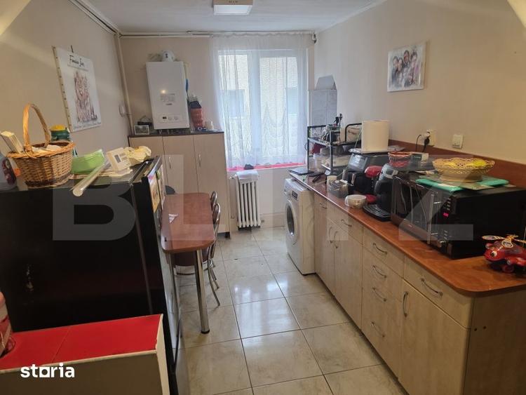 Apartament cu 3 camere decomandat în Central