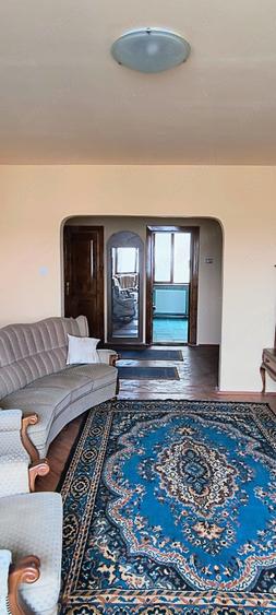 Apartament cu 3 camere decomandat în Decebal