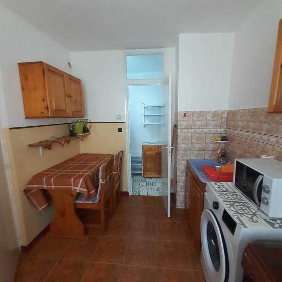Apartament cu 2 camere semidecomandat în Cetate