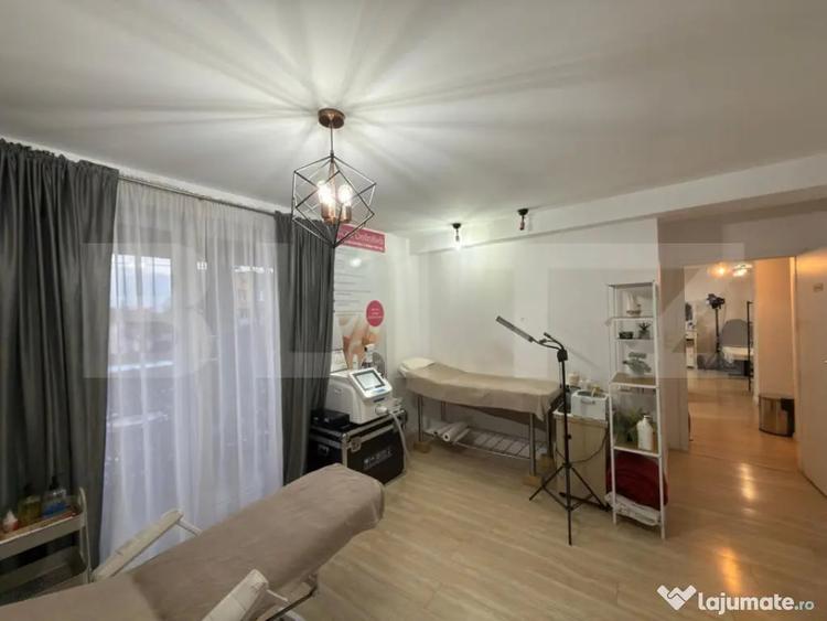 Apartament cu 3 camere decomandat în Central