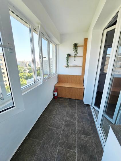 Apartament cu 3 camere semidecomandat în Baba Novac