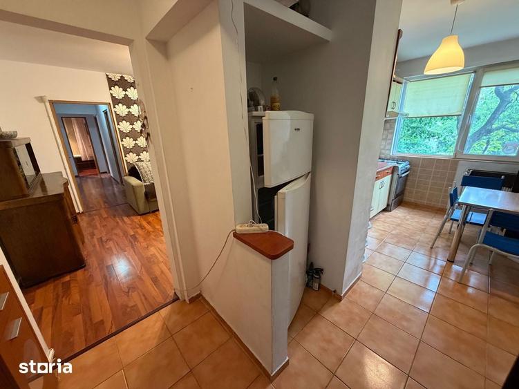 Apartament cu 4 camere în Militari