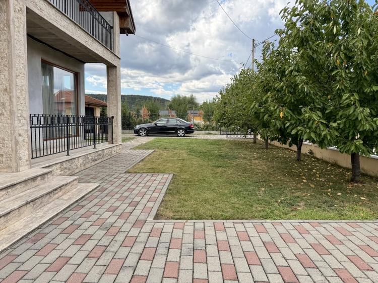 Casă individuală cu 4 camere cu Garaj în Aiud