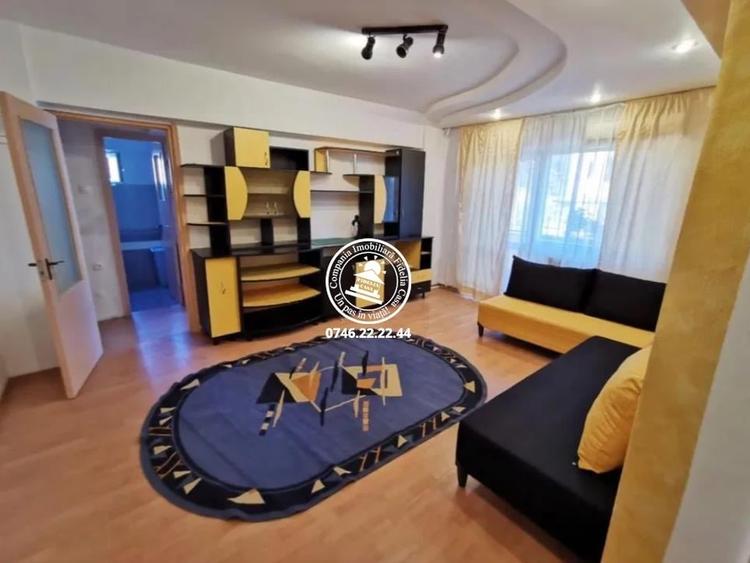 Apartament cu 3 camere decomandat, mobilat în Central