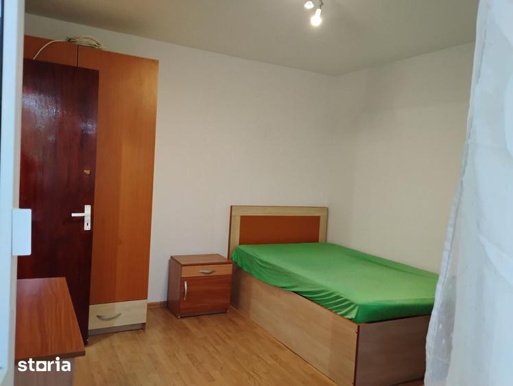 Apartament cu 3 camere decomandat în Berceni