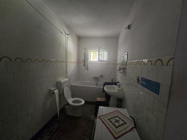 Duplex cu 5 camere cu Canalizare în Central