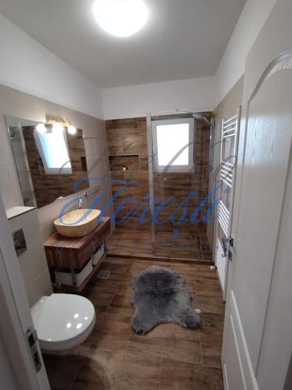 Apartament cu 2 camere semidecomandat, mobilat în Florești