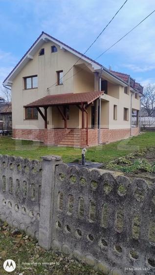 Casă individuală cu 4 camere cu Canalizare în Cășeiu