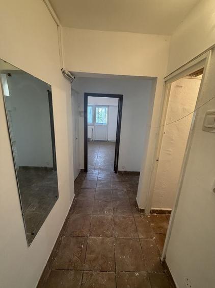 Apartament cu 3 camere decomandat în Calea București
