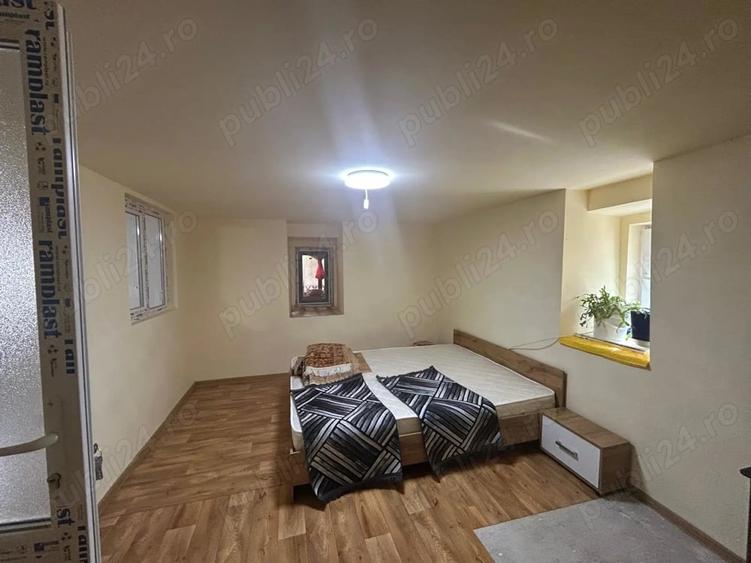 Casă cu 6 camere în Măgura