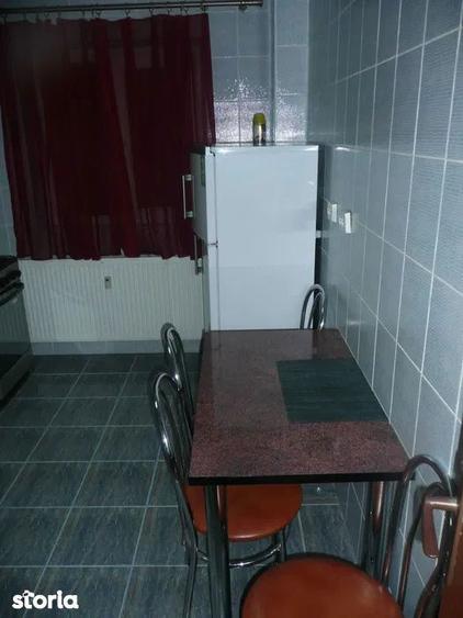 Apartament cu 3 camere decomandat, mobilat în Crângași