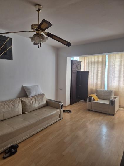 Apartament cu 2 camere decomandat în Malu Roșu