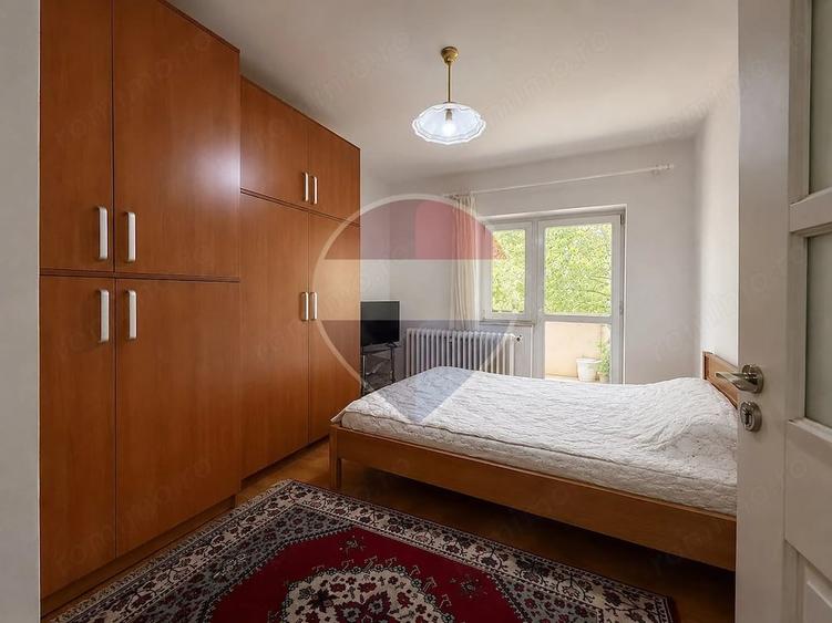 Apartament cu 3 camere decomandat în Capitol