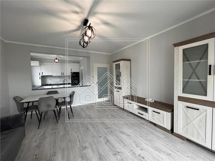 Apartament cu 2 camere decomandat în Exterior Vest