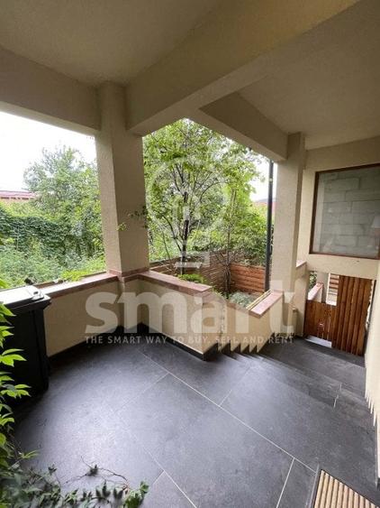 Apartament cu 5 camere semidecomandat, mobilat în Gruia