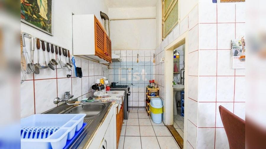 Casă cu 4 camere cu Canalizare în Central