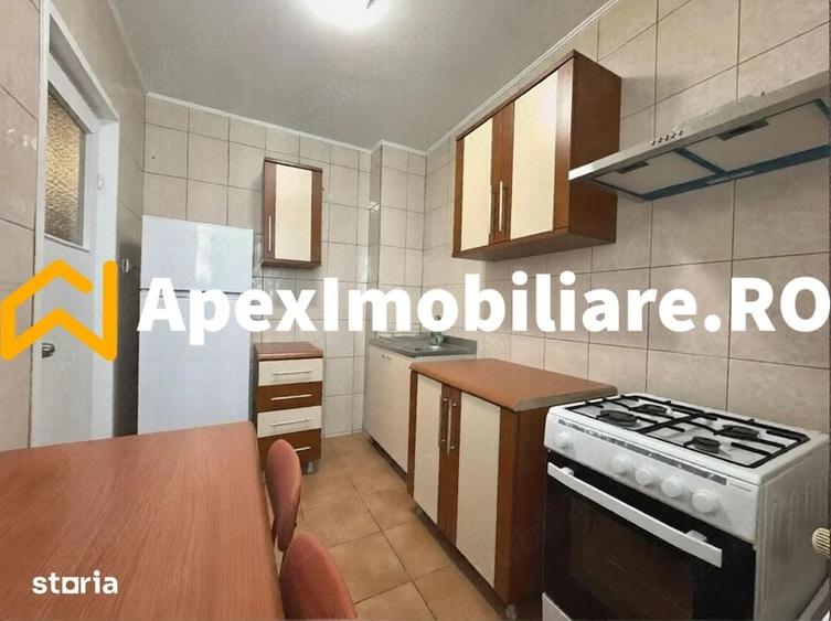 Apartament cu 3 camere decomandat în Tineretului