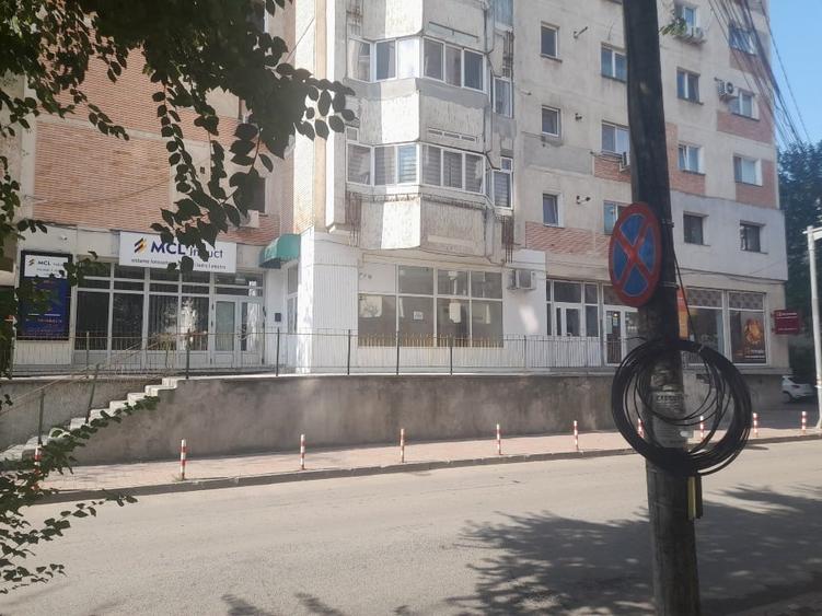 Garsonieră decomandată, mobilată în Nicolina