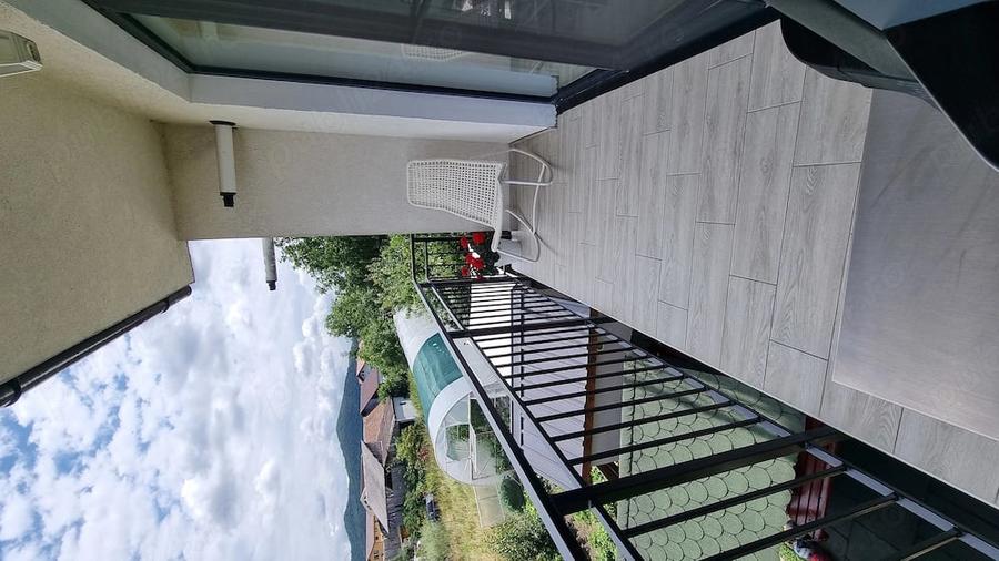 Apartament cu 3 camere decomandat în Florești