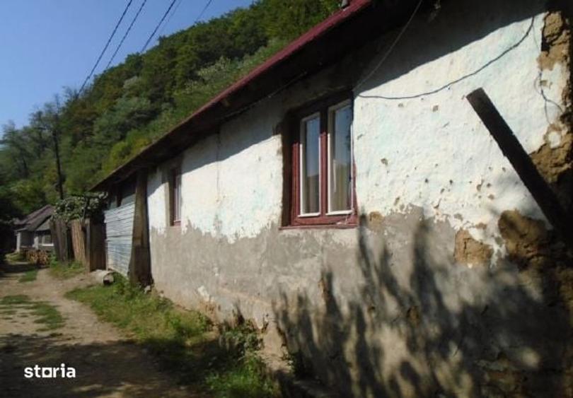Casă cu 2 camere în Suseni