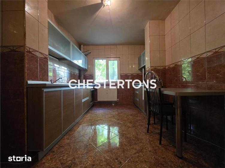 Apartament cu 3 camere decomandat în Drumul Taberei